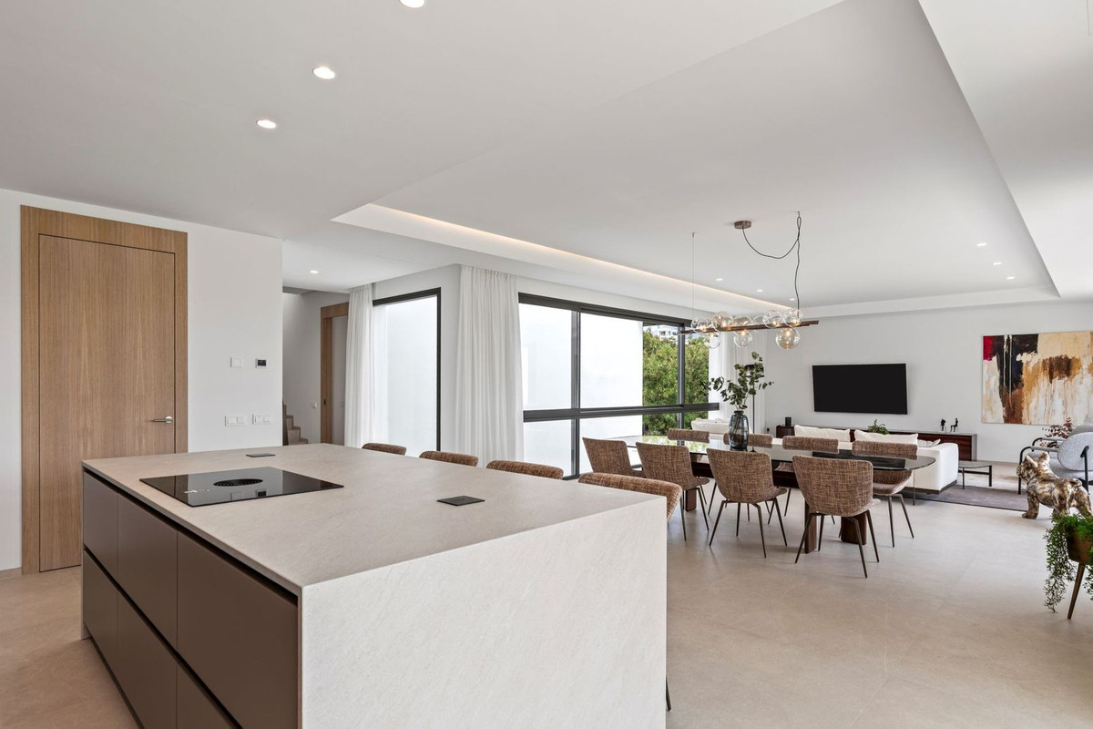 Se vende Villa - Chalet de 6 dormitorios en Costa Del Sol, Málaga, España