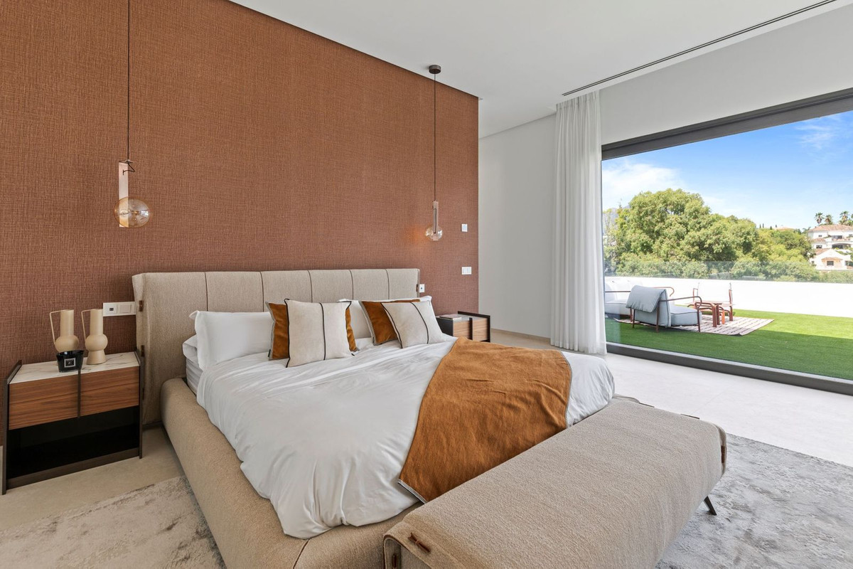 Se vende Villa - Chalet de 6 dormitorios en Costa Del Sol, Málaga, España