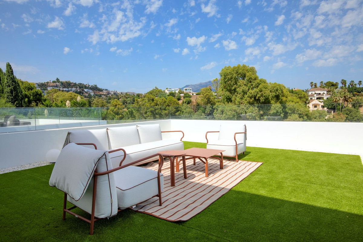 Se vende Villa - Chalet de 6 dormitorios en Costa Del Sol, Málaga, España
