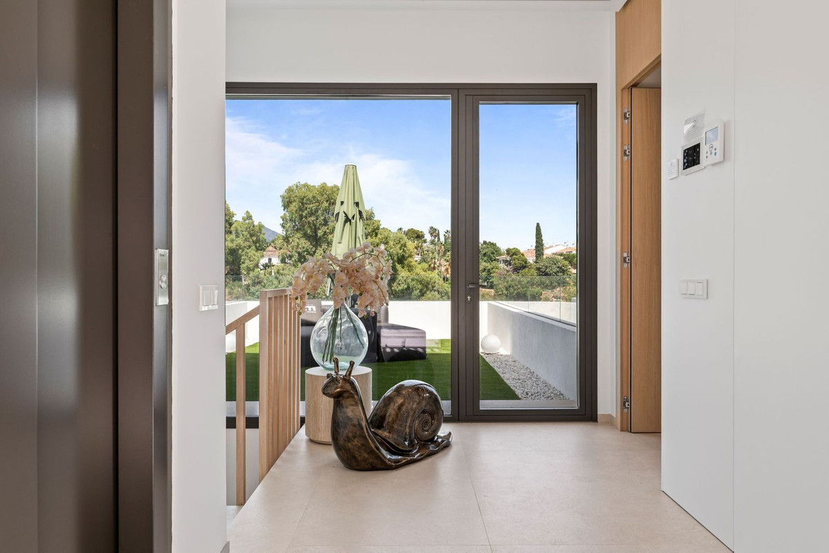 Se vende Villa - Chalet de 6 dormitorios en Costa Del Sol, Málaga, España