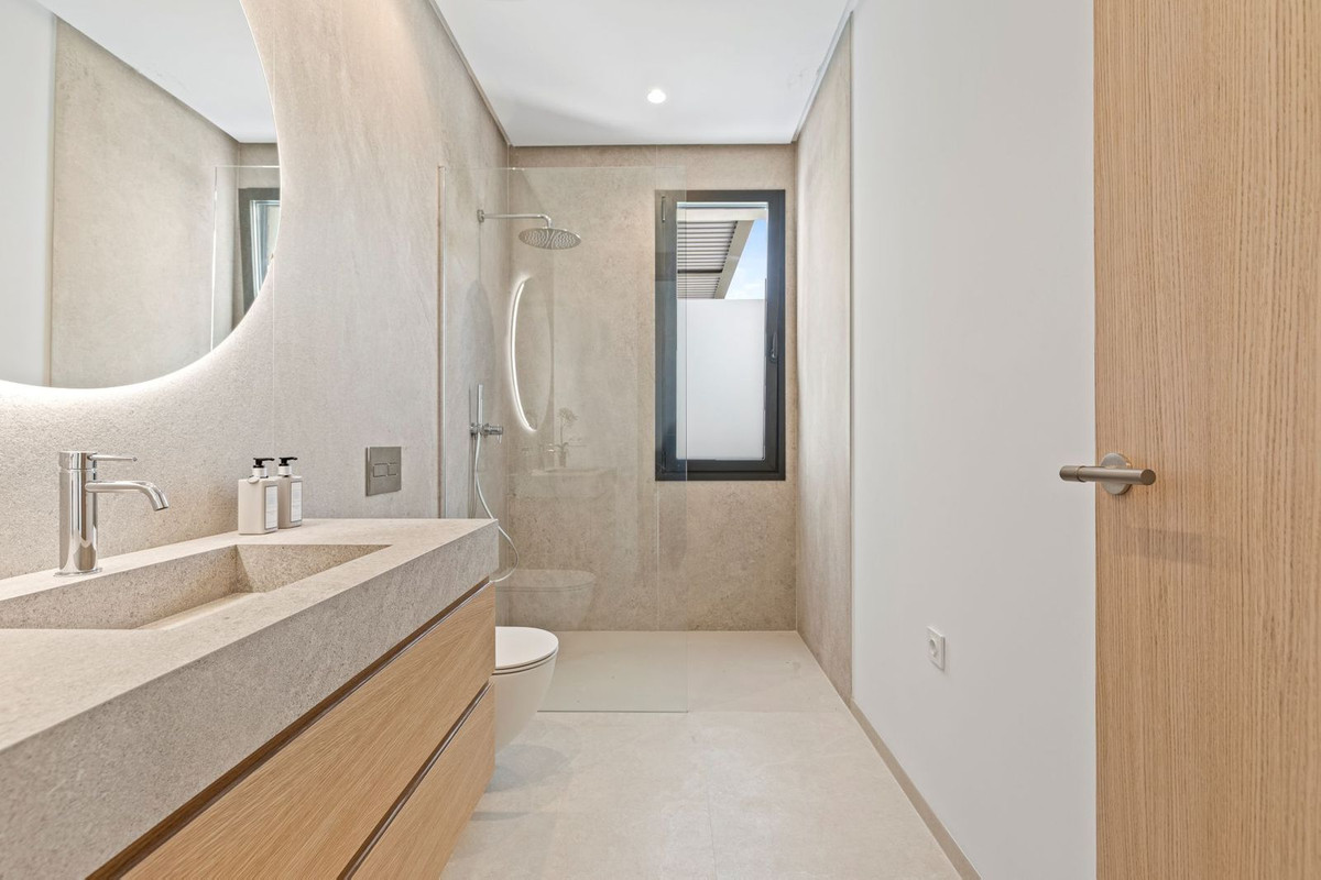 Se vende Villa - Chalet de 6 dormitorios en Costa Del Sol, Málaga, España