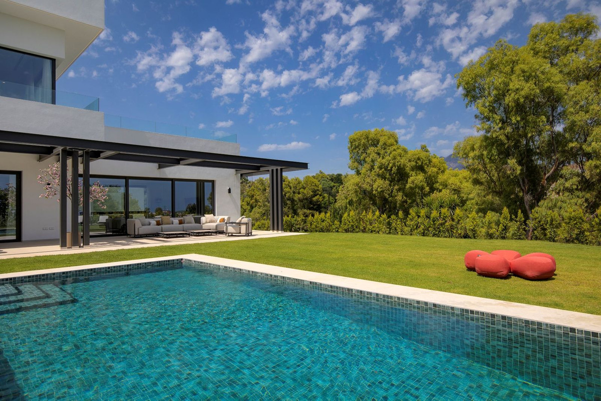 Se vende Villa - Chalet de 6 dormitorios en Costa Del Sol, Málaga, España