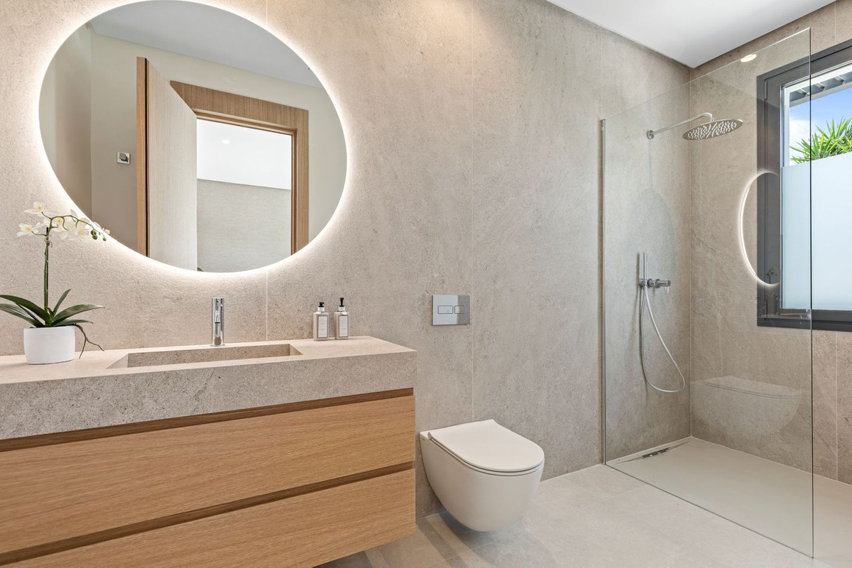 Se vende Villa - Chalet de 6 dormitorios en Costa Del Sol, Málaga, España
