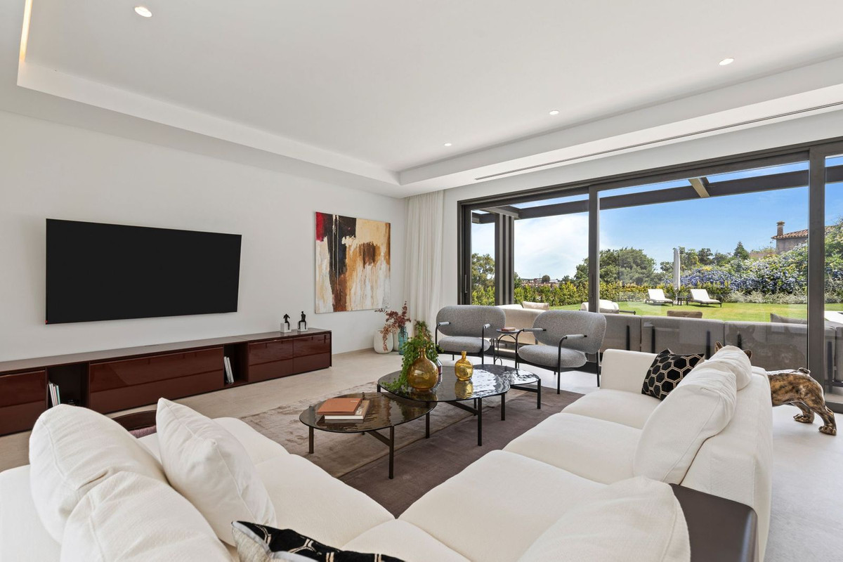 Se vende Villa - Chalet de 6 dormitorios en Costa Del Sol, Málaga, España