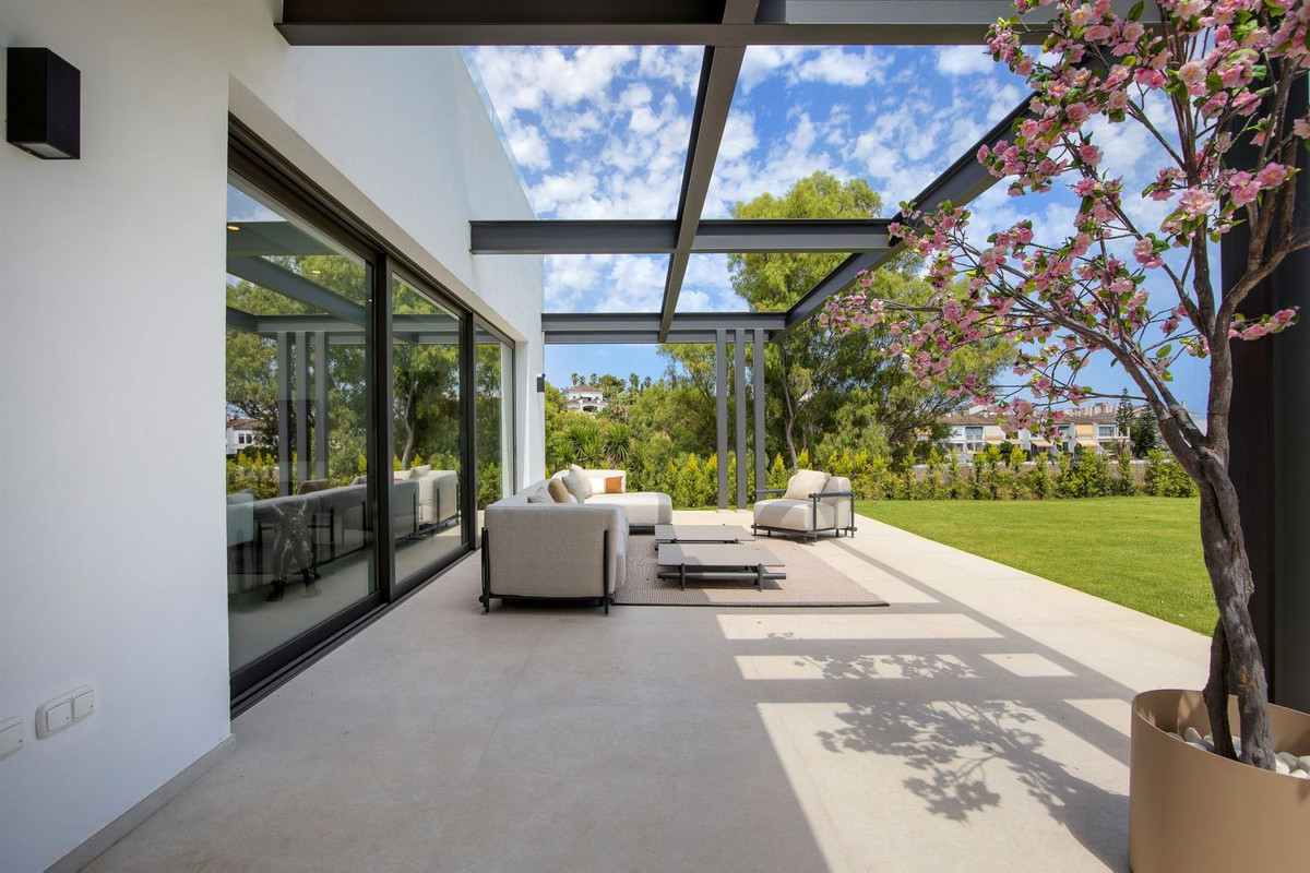 Se vende Villa - Chalet de 6 dormitorios en Costa Del Sol, Málaga, España
