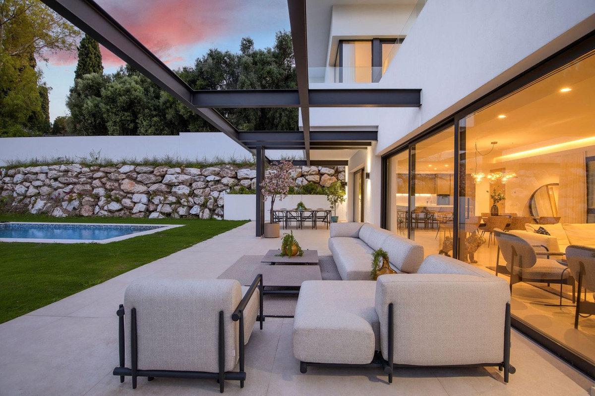 Se vende Villa - Chalet de 6 dormitorios en Costa Del Sol, Málaga, España