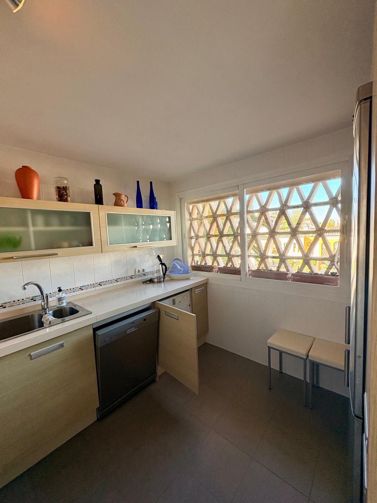 2 Bed Apartment for sale in Fuengirola Costa Del Sol, Málaga, Spain