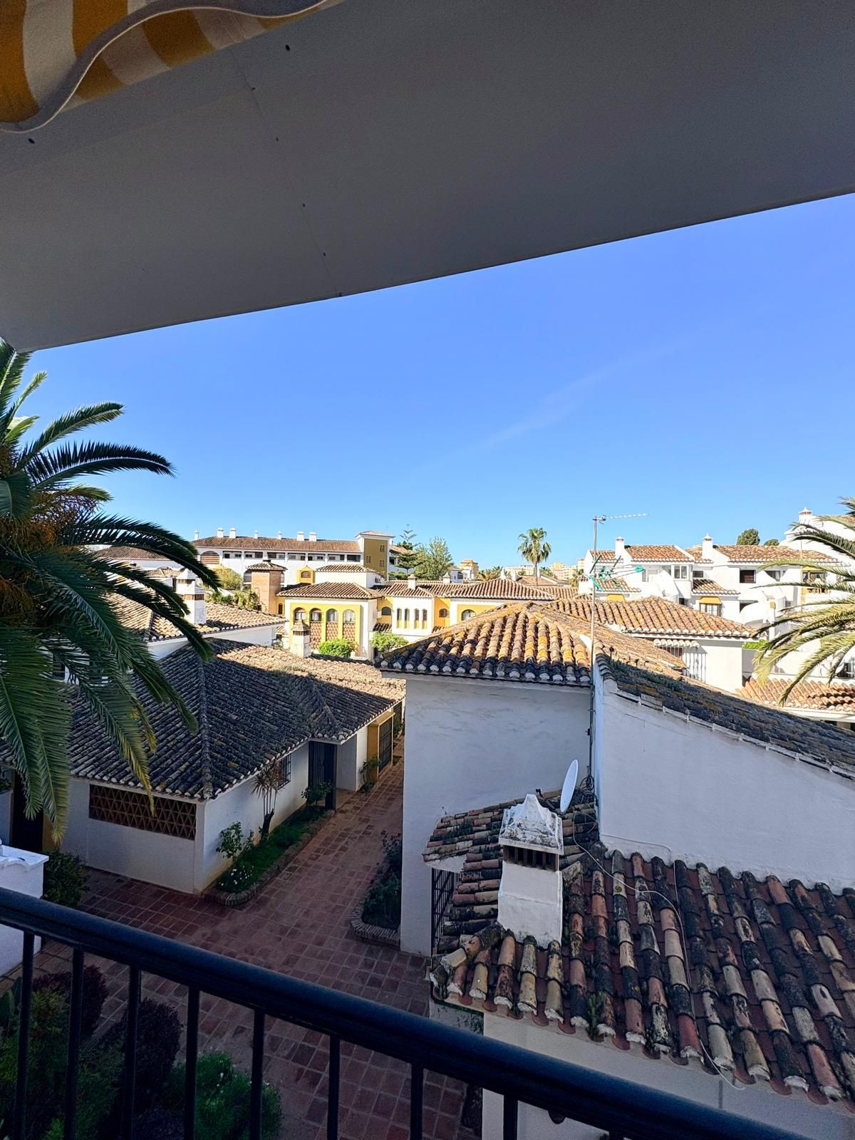 2 Bed Apartment for sale in Fuengirola Costa Del Sol, Málaga, Spain