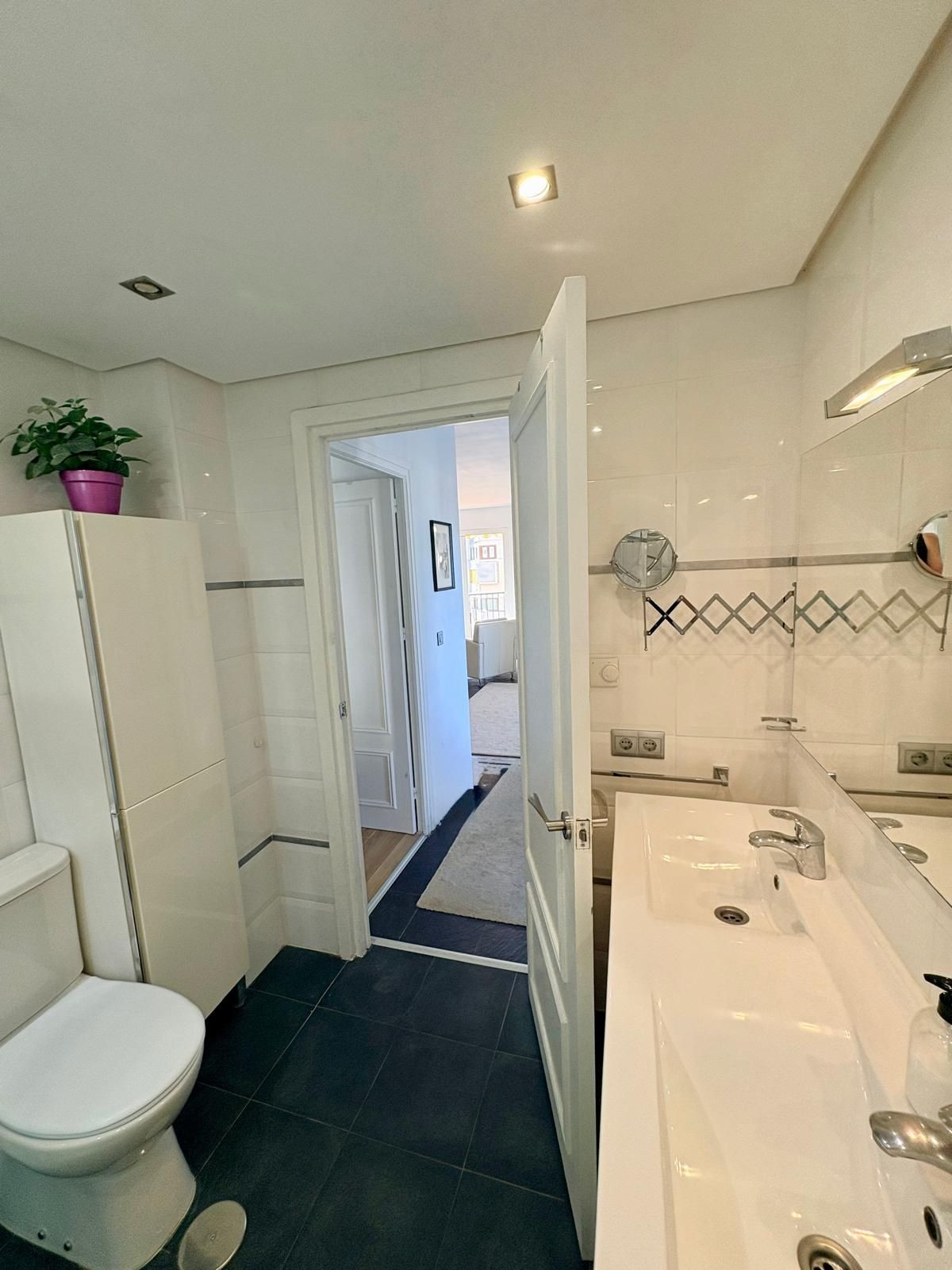 2 Bed Apartment for sale in Fuengirola Costa Del Sol, Málaga, Spain