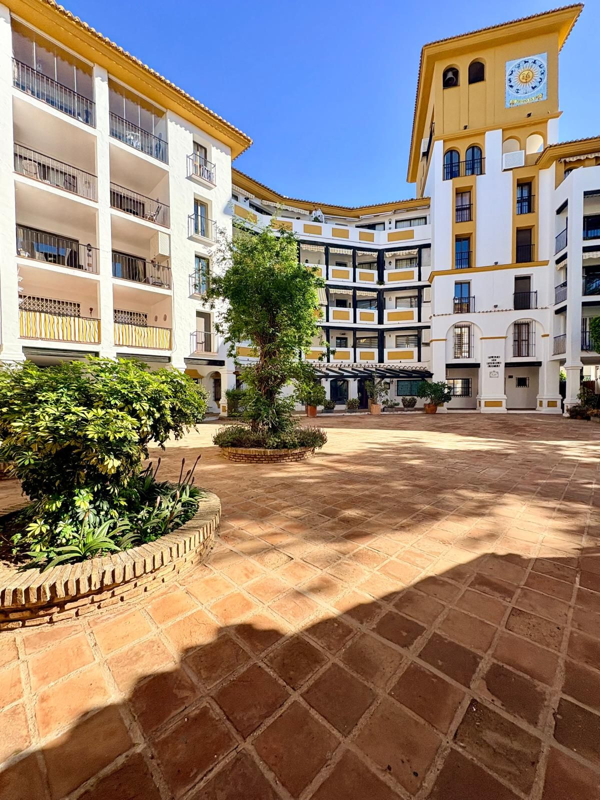 2 Bed Apartment for sale in Fuengirola Costa Del Sol, Málaga, Spain