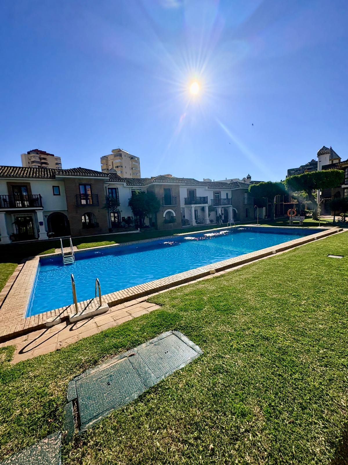 2 Bed Apartment for sale in Fuengirola Costa Del Sol, Málaga, Spain