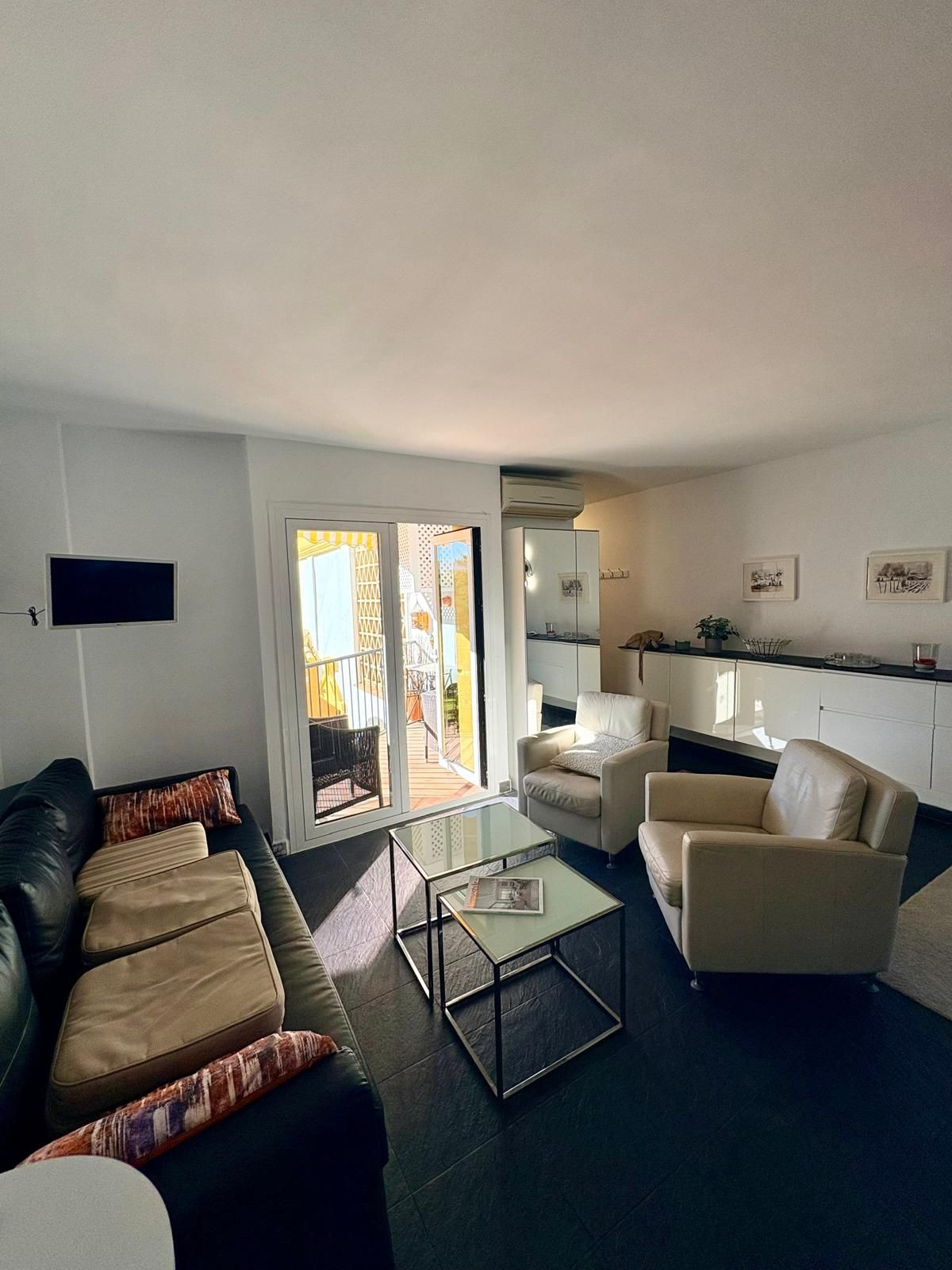 2 Bed Apartment for sale in Fuengirola Costa Del Sol, Málaga, Spain