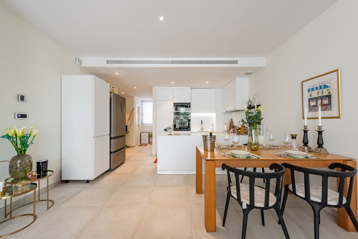 Se vende Apartamento Planta Baja de 2 dormitorios en Costa Del Sol, Málaga, España