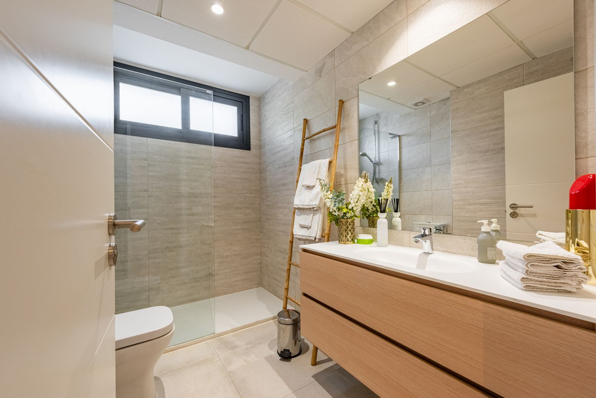 Se vende Apartamento Planta Baja de 2 dormitorios en Costa Del Sol, Málaga, España