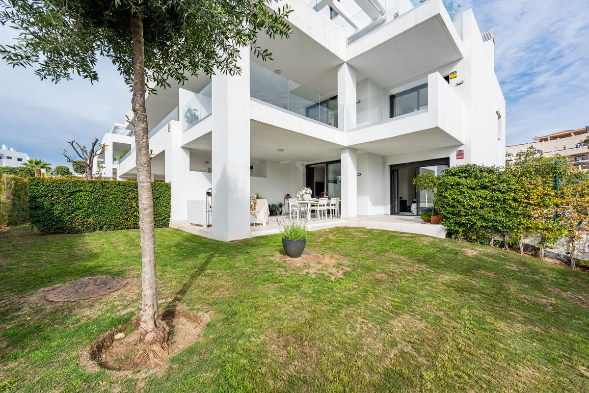 Se vende Apartamento Planta Baja de 2 dormitorios en Costa Del Sol, Málaga, España