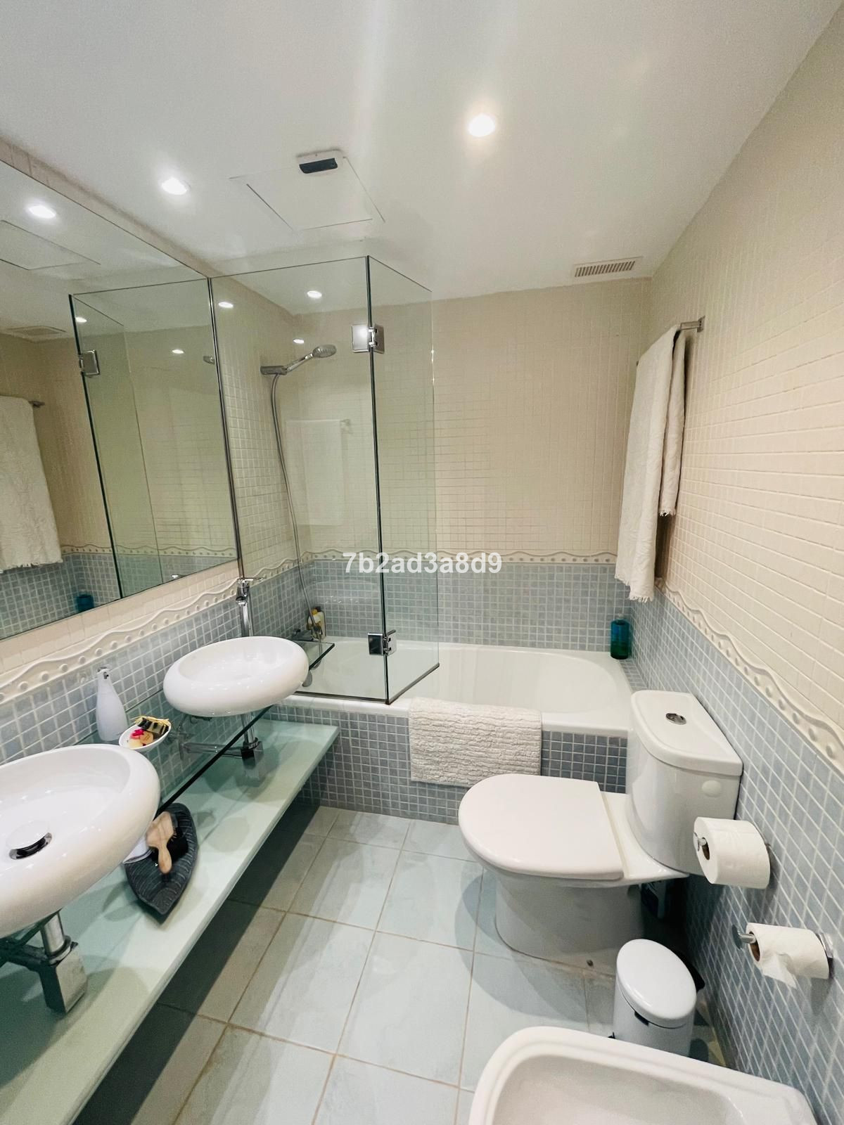 Se vende Adosada de 5 dormitorios en Costa Del Sol, Málaga, España