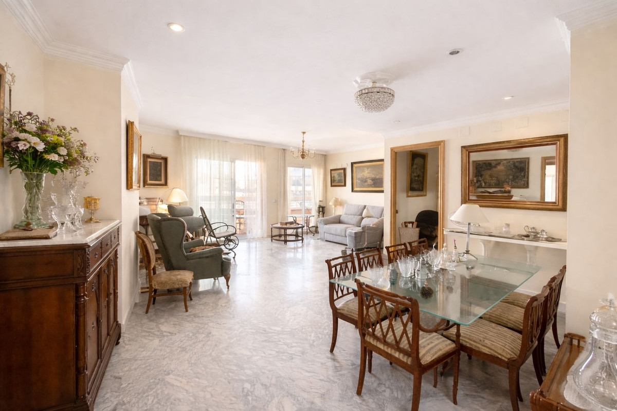 3 Bed Apartment for sale in Marbella Costa Del Sol, Málaga, Spain
