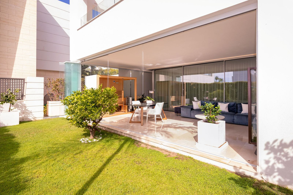 4 Bed Townhouse for sale in San Pedro De Alcántara Costa Del Sol, Málaga, Spain