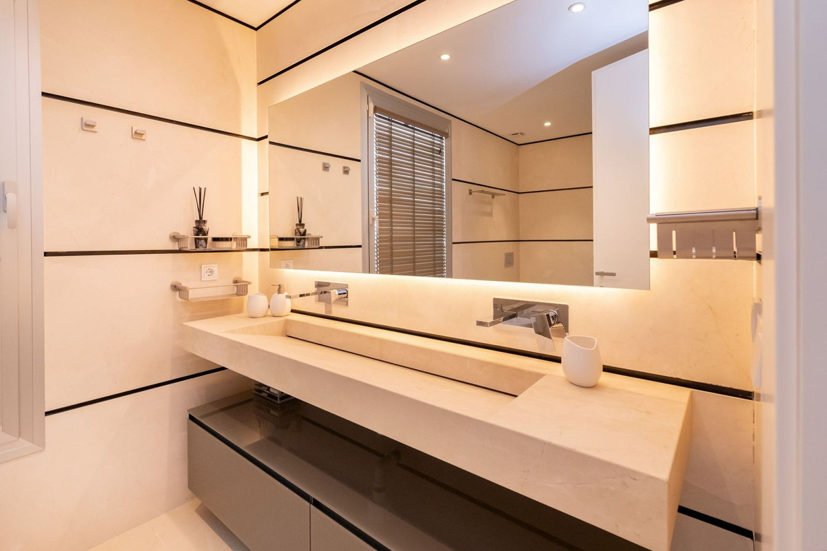 4 Bed Townhouse for sale in San Pedro De Alcántara Costa Del Sol, Málaga, Spain