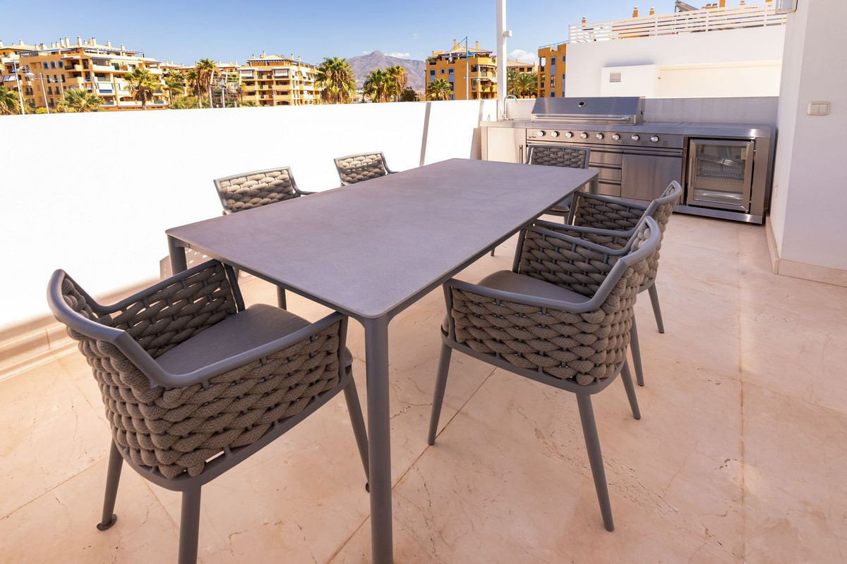 4 Bed Townhouse for sale in San Pedro De Alcántara Costa Del Sol, Málaga, Spain