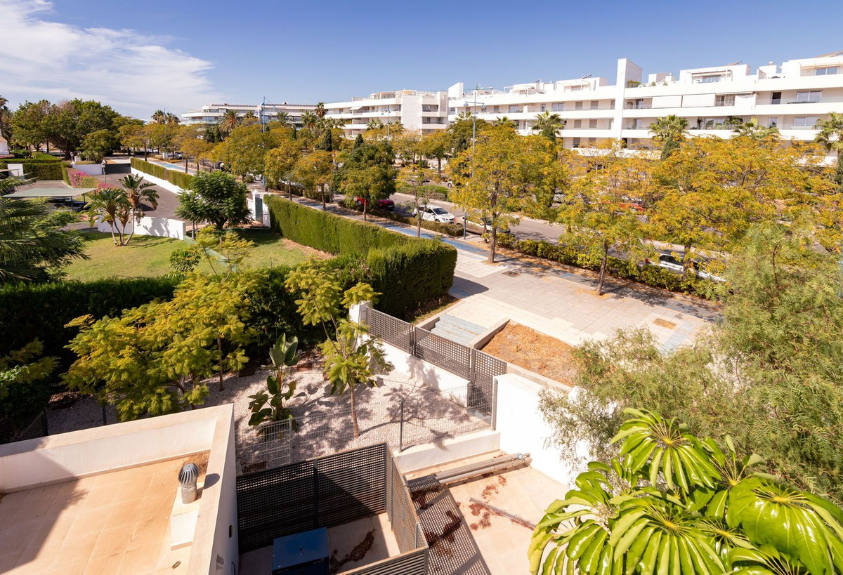 4 Bed Townhouse for sale in San Pedro De Alcántara Costa Del Sol, Málaga, Spain