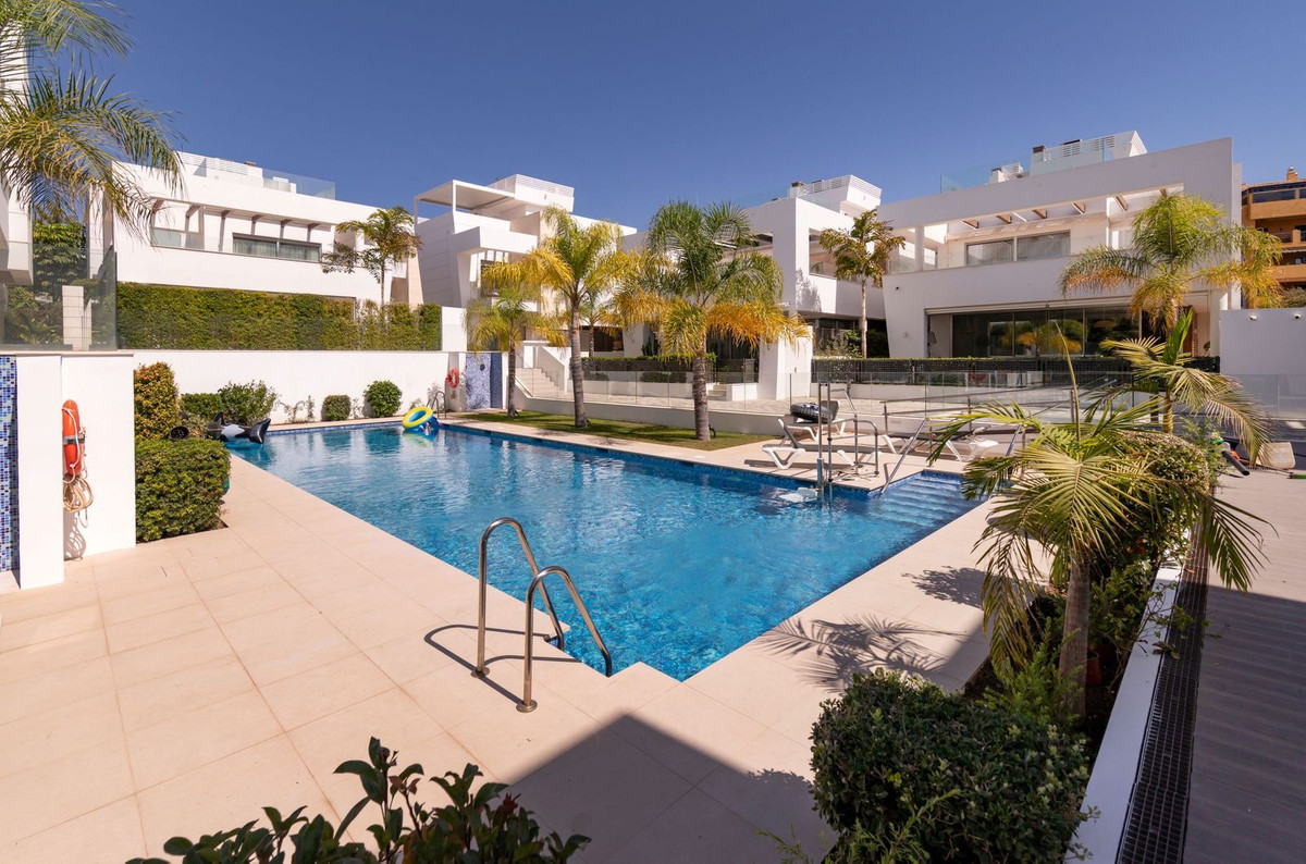 4 Bed Townhouse for sale in San Pedro De Alcántara Costa Del Sol, Málaga, Spain