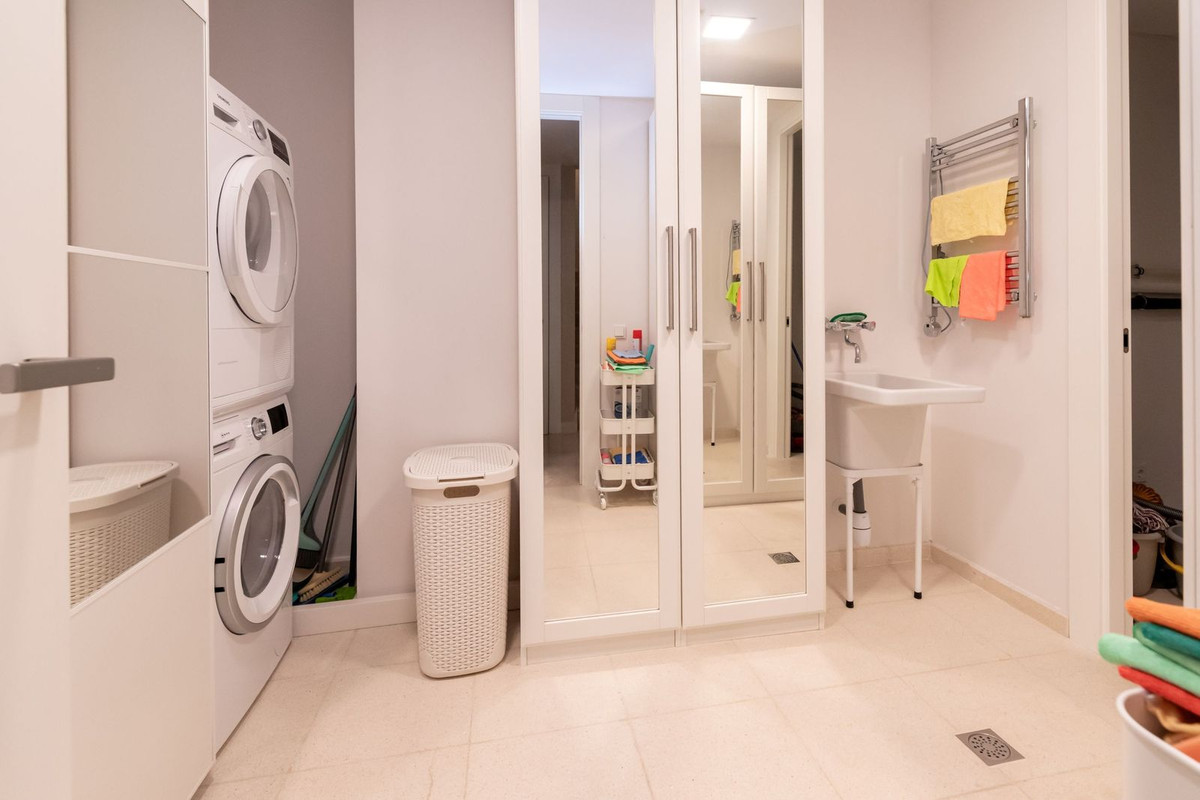 4 Bed Townhouse for sale in San Pedro De Alcántara Costa Del Sol, Málaga, Spain
