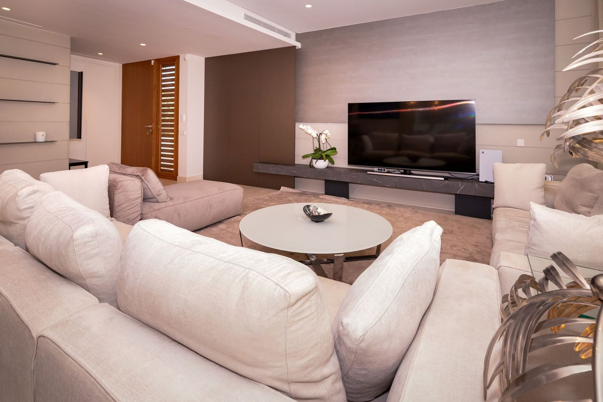 4 Bed Townhouse for sale in San Pedro De Alcántara Costa Del Sol, Málaga, Spain
