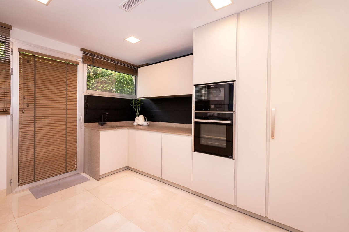 4 Bed Townhouse for sale in San Pedro De Alcántara Costa Del Sol, Málaga, Spain