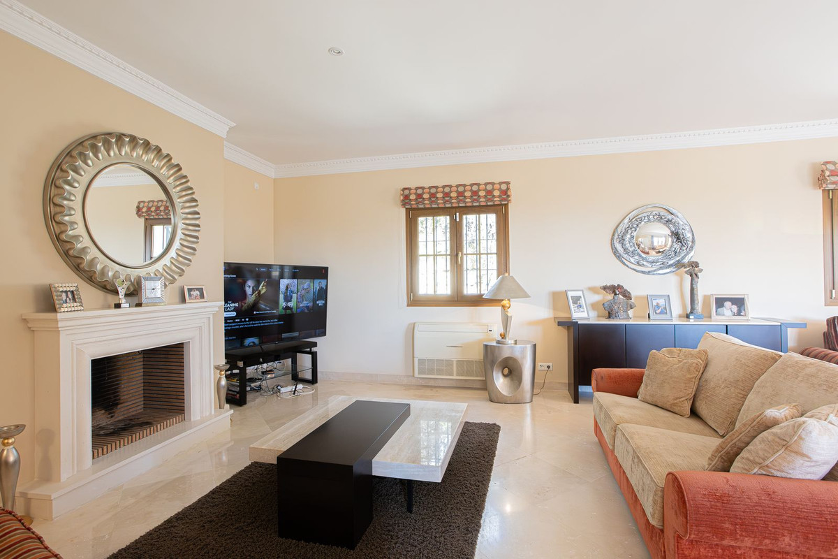 5 Bed Townhouse for sale in El Paraiso Costa Del Sol, Málaga, Spain