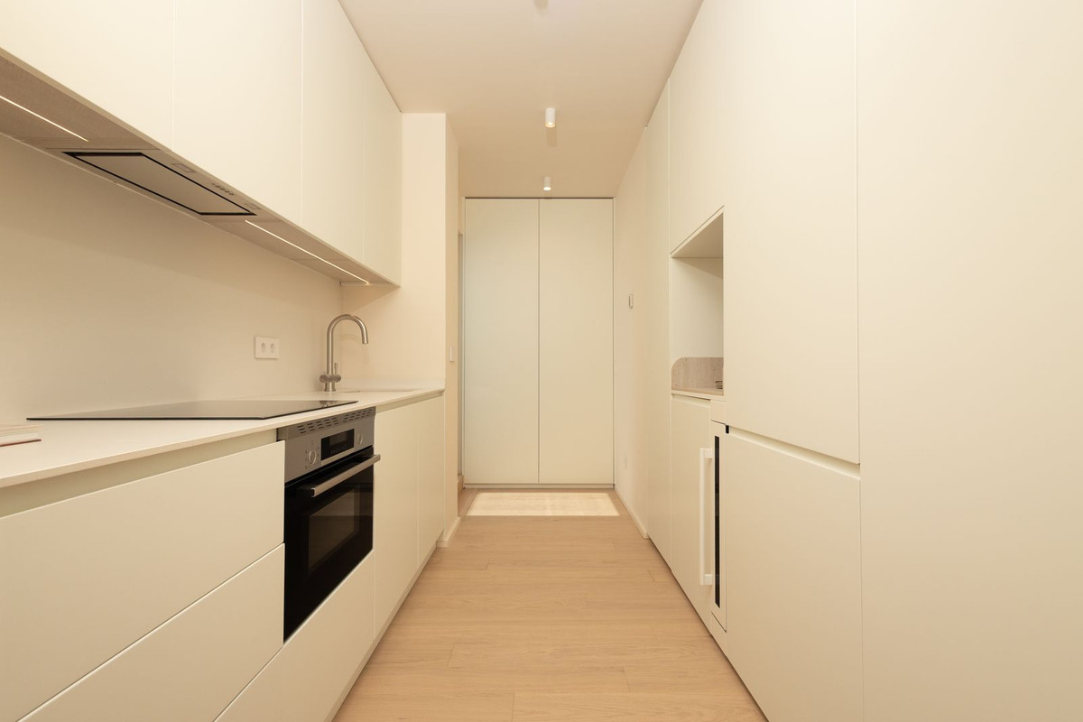 2 Bed Apartment for sale in Nueva Andalucía Costa Del Sol, Málaga, Spain