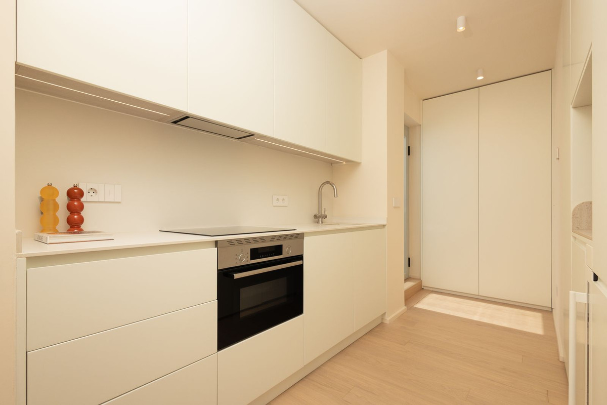 2 Bed Apartment for sale in Nueva Andalucía Costa Del Sol, Málaga, Spain