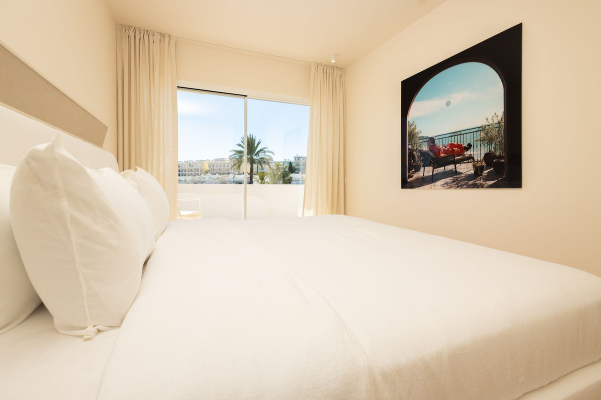 2 Bed Apartment for sale in Nueva Andalucía Costa Del Sol, Málaga, Spain