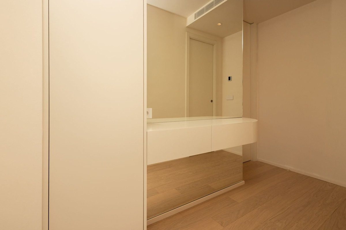 2 Bed Apartment for sale in Nueva Andalucía Costa Del Sol, Málaga, Spain