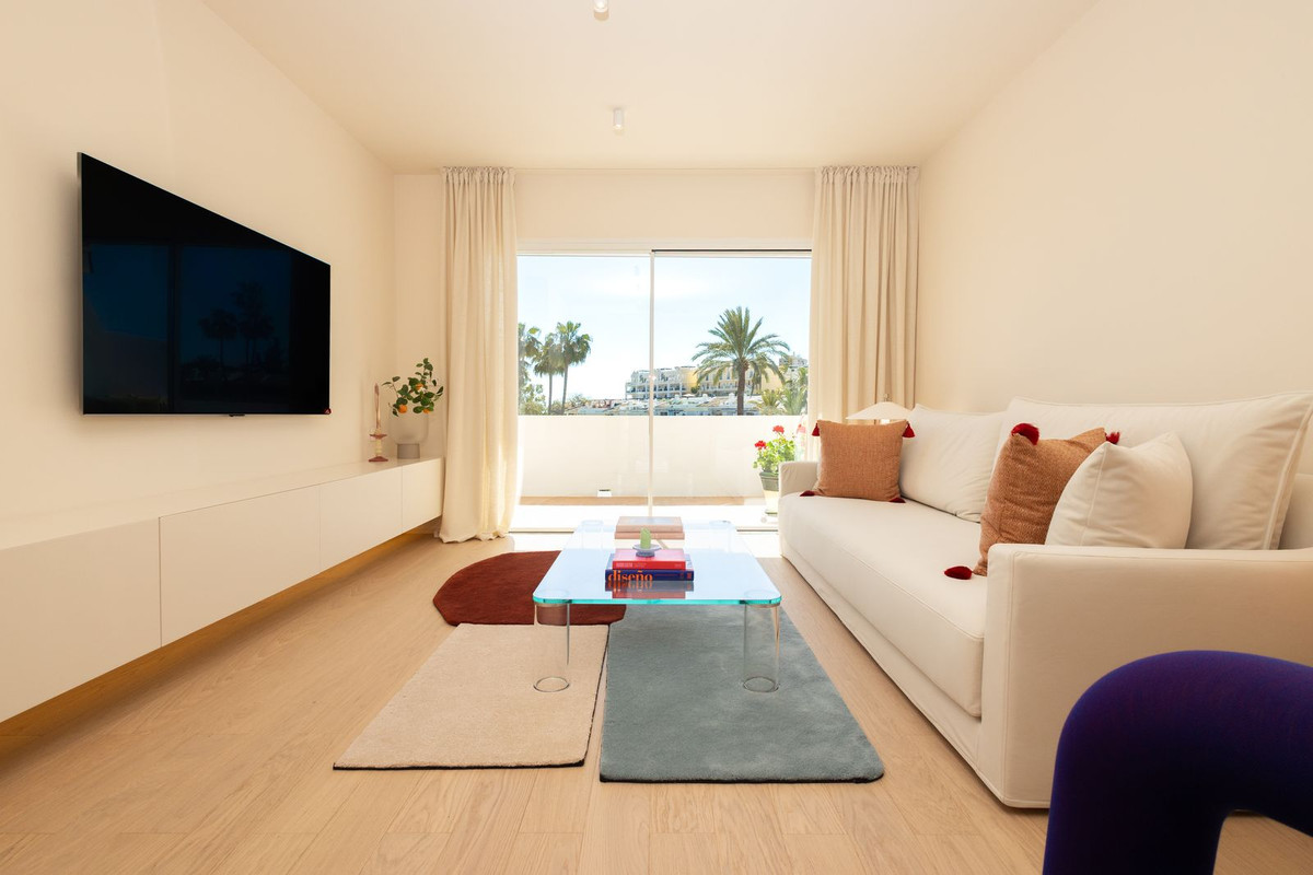 2 Bed Apartment for sale in Nueva Andalucía Costa Del Sol, Málaga, Spain