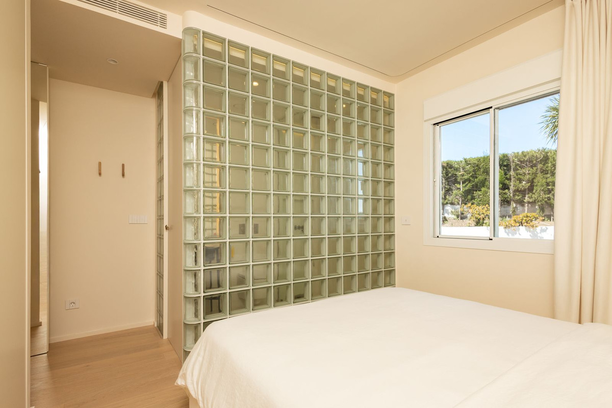 2 Bed Apartment for sale in Nueva Andalucía Costa Del Sol, Málaga, Spain