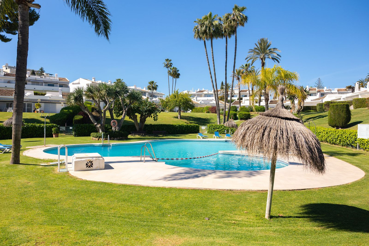 2 Bed Apartment for sale in Nueva Andalucía Costa Del Sol, Málaga, Spain