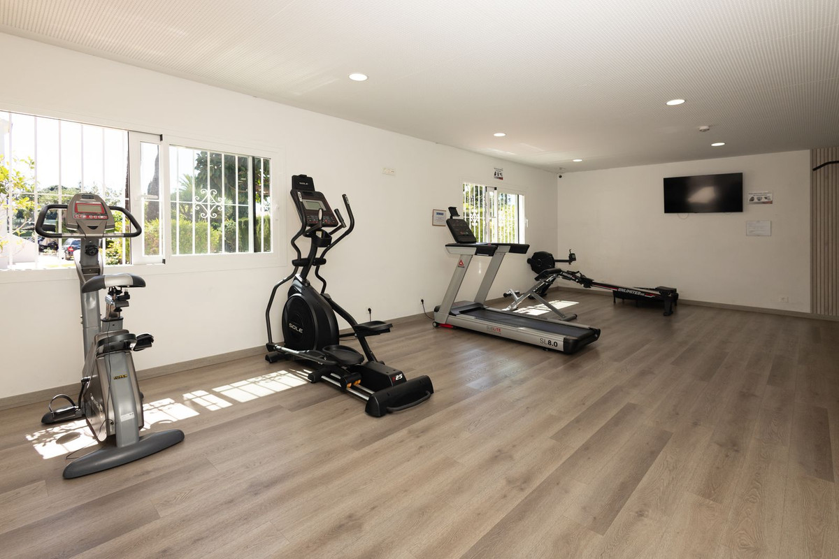 2 Bed Apartment for sale in Nueva Andalucía Costa Del Sol, Málaga, Spain