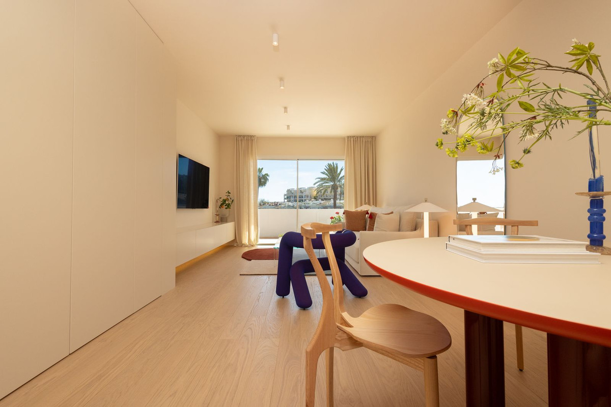 2 Bed Apartment for sale in Nueva Andalucía Costa Del Sol, Málaga, Spain