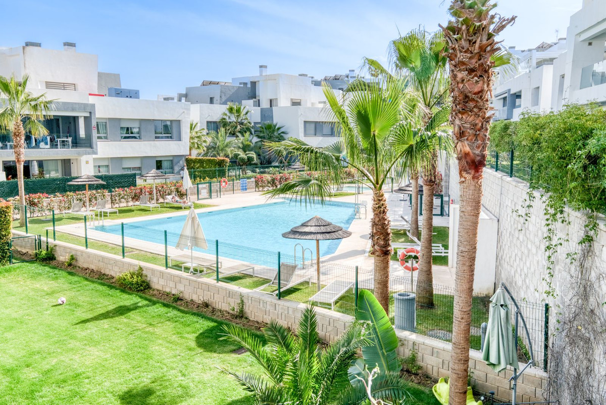 Se vende Apartamento Planta Media de 2 dormitorios en Costa Del Sol, Málaga, España