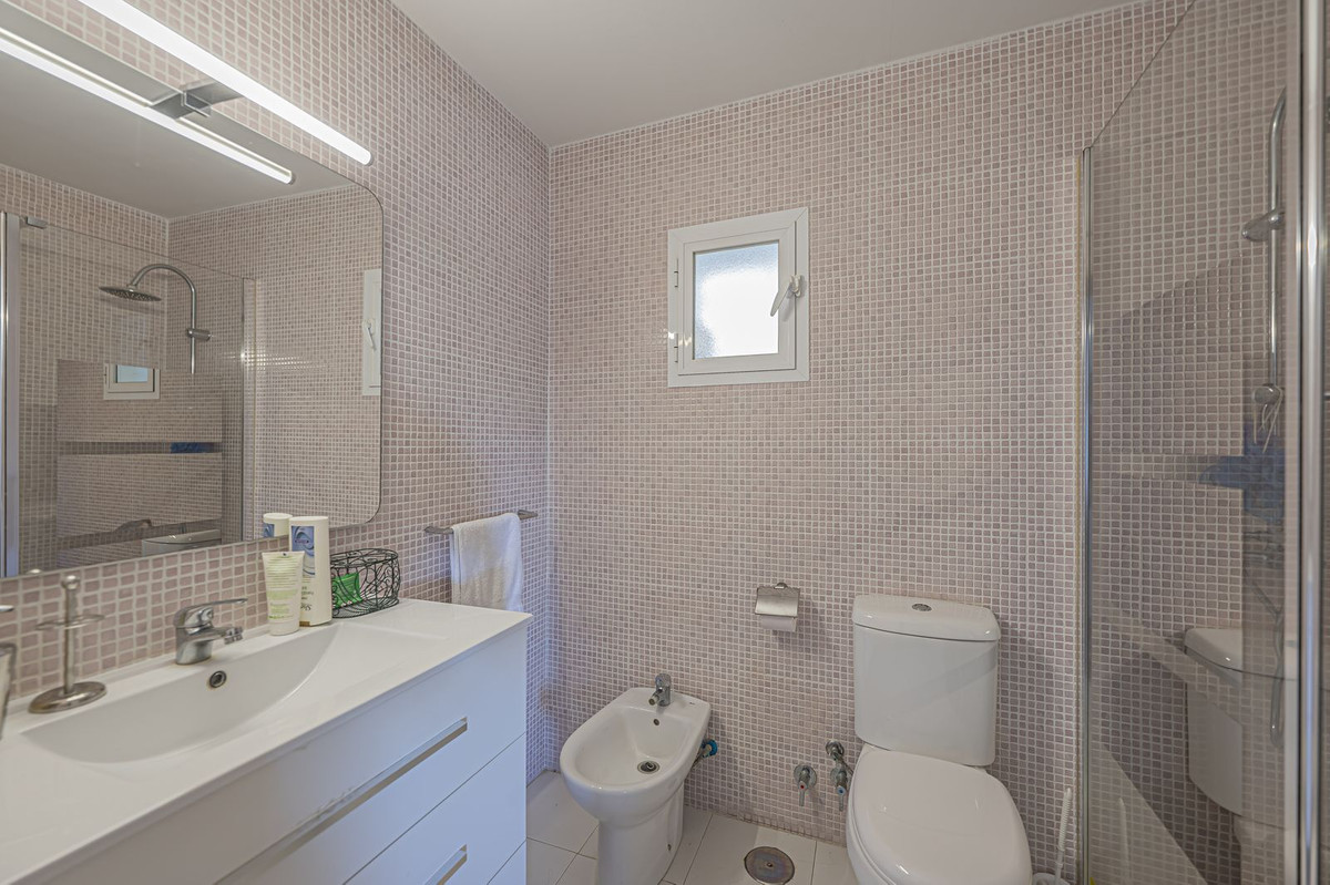 3 Bed Apartment for sale in Marbella Costa Del Sol, Málaga, Spain