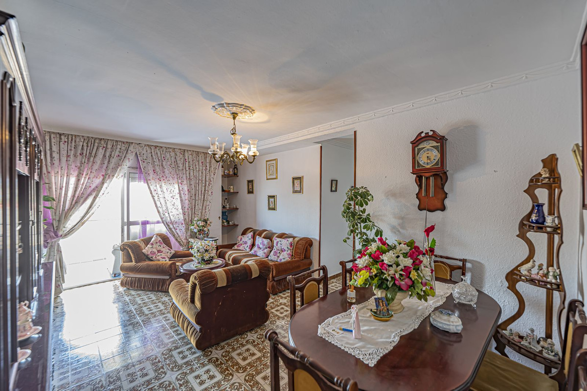 3 Bed Apartment for sale in Marbella Costa Del Sol, Málaga, Spain