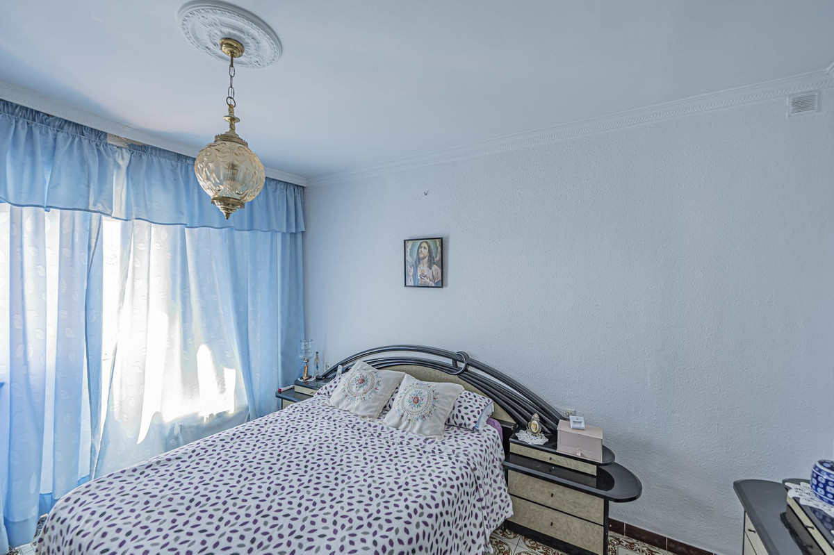 3 Bed Apartment for sale in Marbella Costa Del Sol, Málaga, Spain