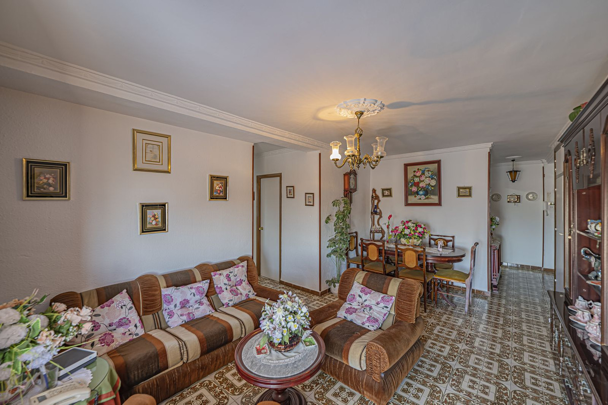 3 Bed Apartment for sale in Marbella Costa Del Sol, Málaga, Spain
