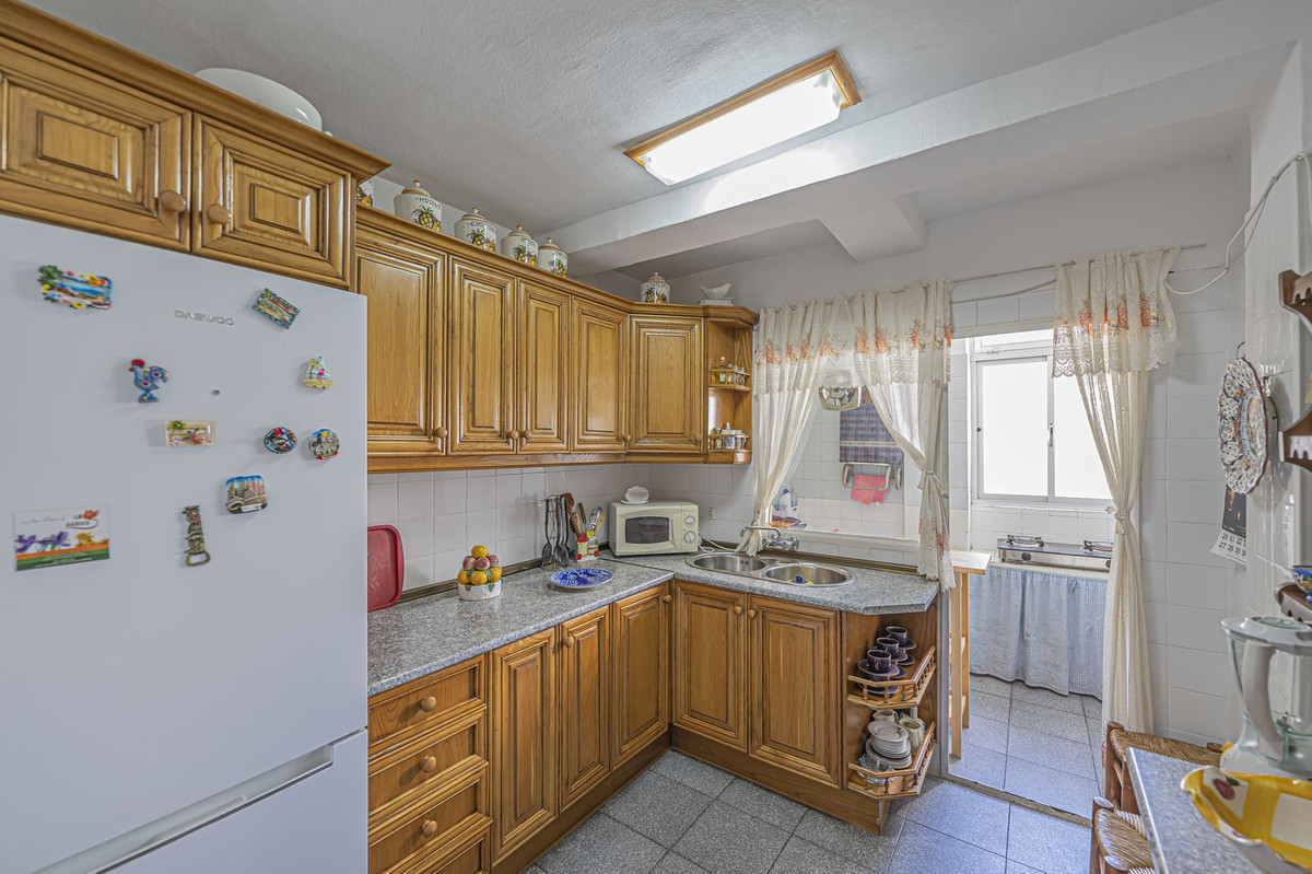 3 Bed Apartment for sale in Marbella Costa Del Sol, Málaga, Spain