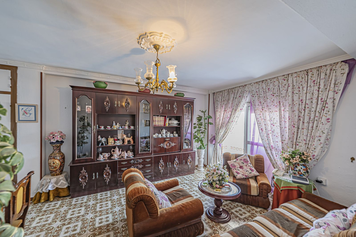 3 Bed Apartment for sale in Marbella Costa Del Sol, Málaga, Spain