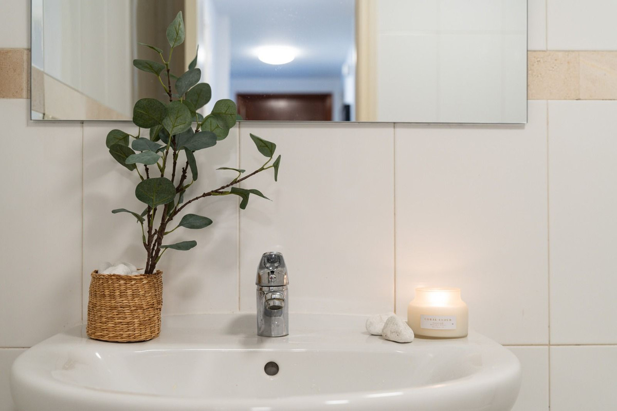 Se vende Apartamento Planta Baja de 3 dormitorios en Costa Del Sol, Málaga, España