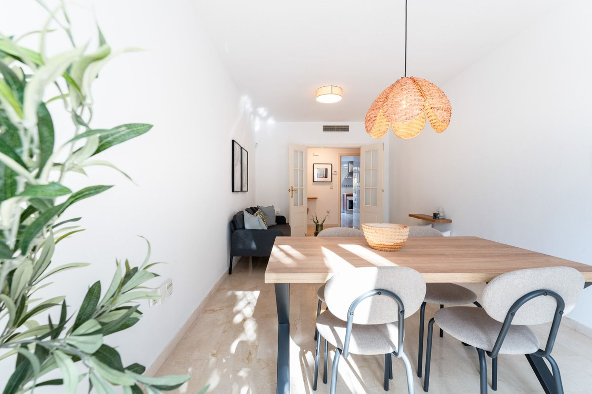 Se vende Apartamento Planta Baja de 3 dormitorios en Costa Del Sol, Málaga, España