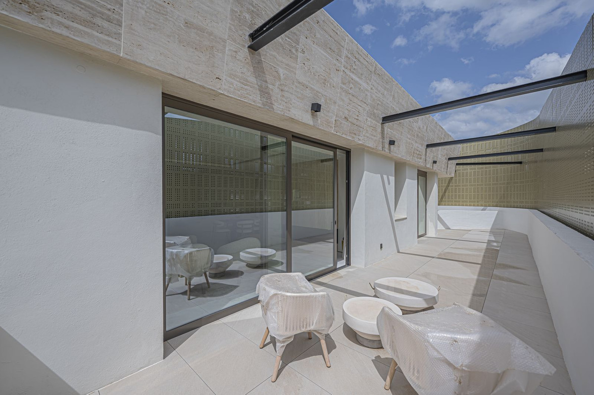 1 Bed Apartment for sale in The Golden Mile Costa Del Sol, Málaga, Spain