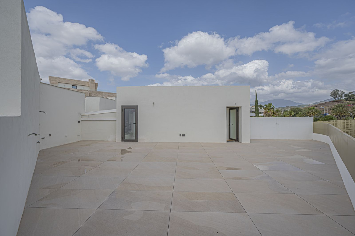 1 Bed Apartment for sale in The Golden Mile Costa Del Sol, Málaga, Spain